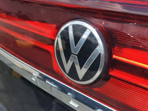 Used 2025 Volkswagen Atlas Cross Sport SE image 7