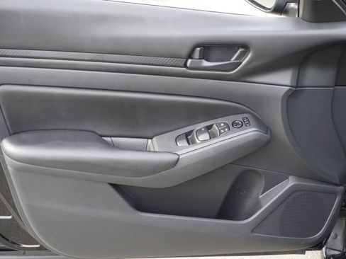 Used 2024 Nissan Altima 2.5 S image 16