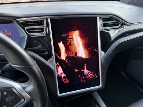 Used 2017 Tesla Model X 75D AWD/4WD image 18