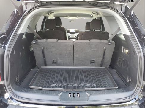 Certified 2022 Ford Explorer XLT image 8