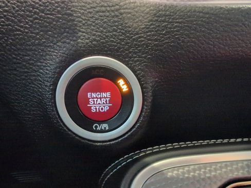 Used 2016 Dodge Challenger SRT Hellcat image 19