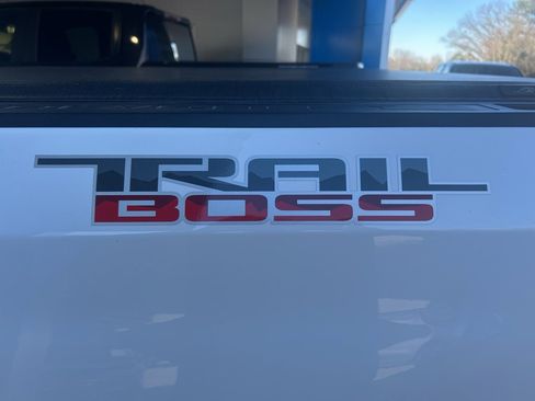 Used 2021 Chevrolet Silverado 1500 LT Trail Boss w/ LPO, Dark Essentials Package image 7