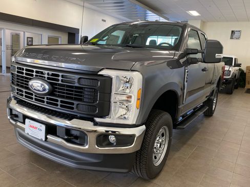 New 2026 Ford F350 XL w/ XL Chrome Package image 4
