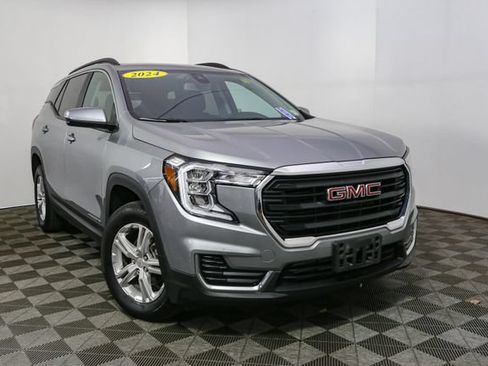 Used 2024 GMC Terrain SLE w/ Driver Convenience Package AWD/4WD image 3