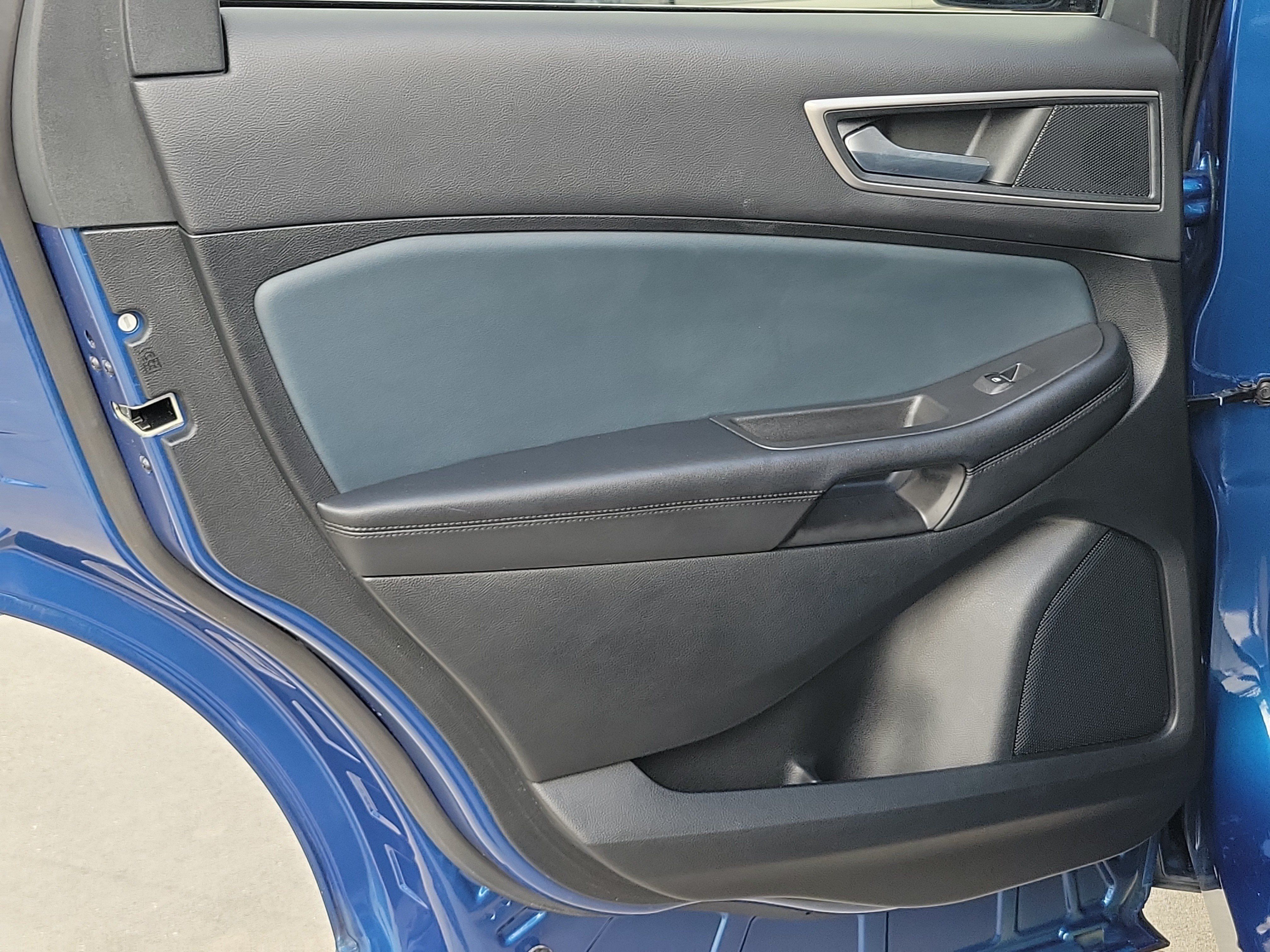 Used 2022 Ford Edge SEL w/ Sport Appearance Package AWD/4WD image 13