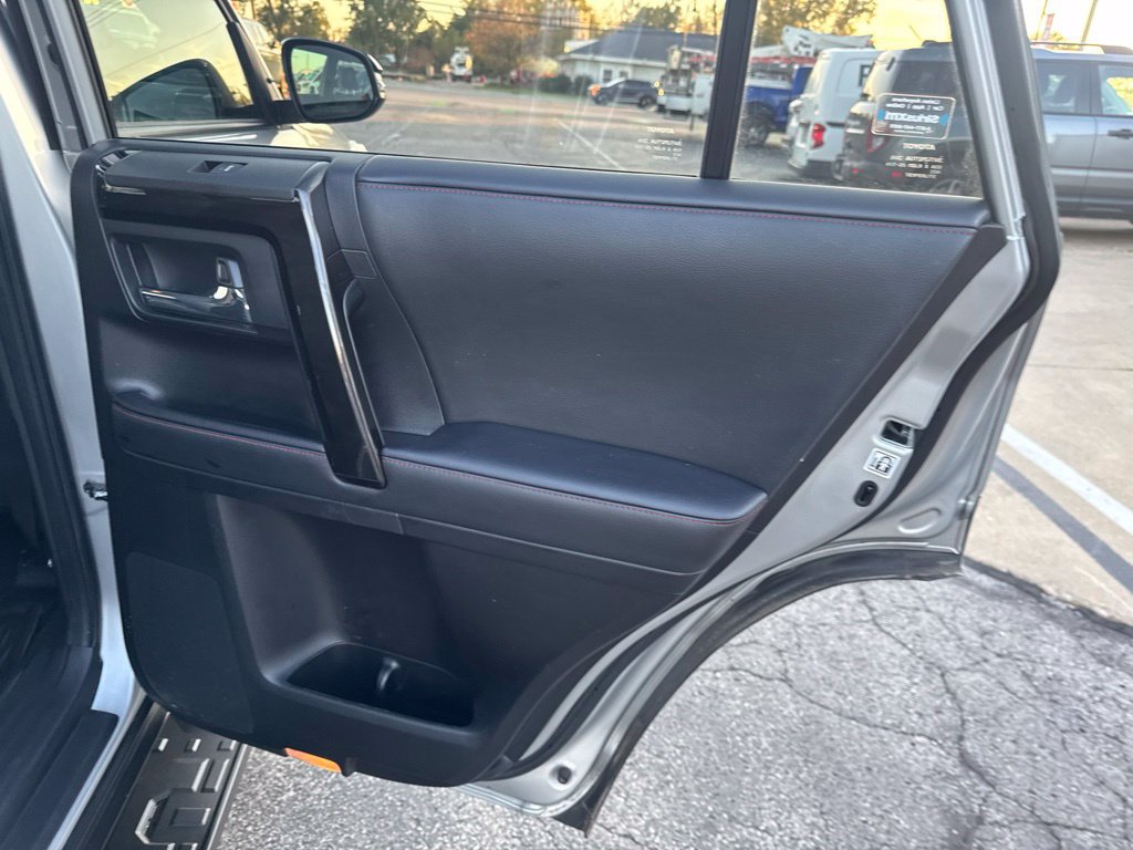 Used 2020 Toyota 4Runner Venture w/ Moonroof Package AWD/4WD image 38