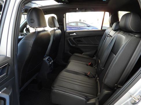 Used 2022 Volkswagen Tiguan SE R-Line image 43