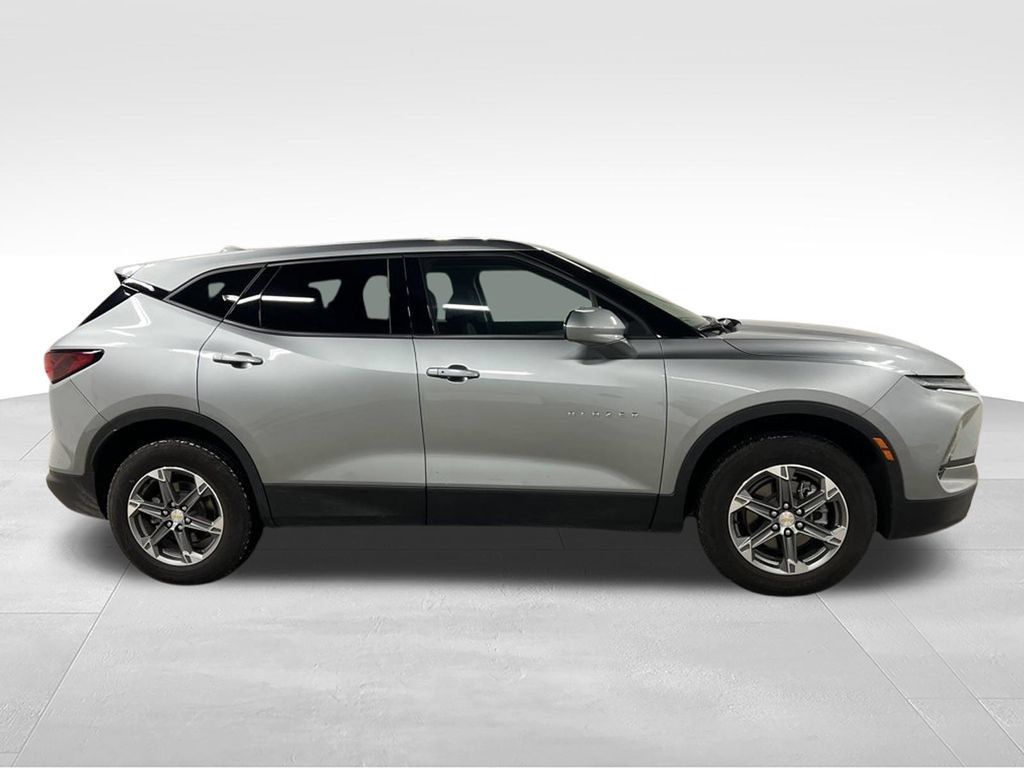 Certified 2023 Chevrolet Blazer LT AWD/4WD image 2