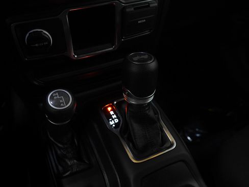 Used 2021 Jeep Wrangler Sport AWD/4WD image 21