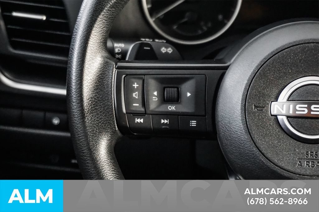 Used 2024 Nissan Rogue SV FWD image 25