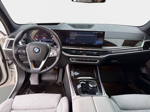 Used 2024 BMW X5 xDrive40i w/ Premium Package image 19