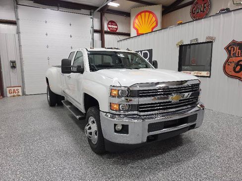 Used 2015 Chevrolet Silverado 3500 LTZ w/ LTZ Plus Package AWD/4WD image 4