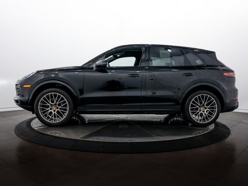 Certified 2023 Porsche Cayenne Platinum Edition AWD/4WD image 2