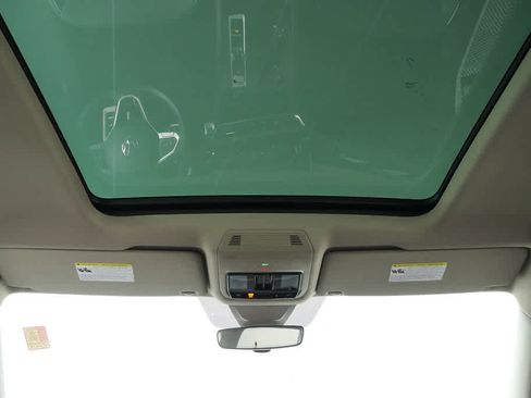 Certified 2025 Volkswagen Atlas SEL Premium R-Line image 10