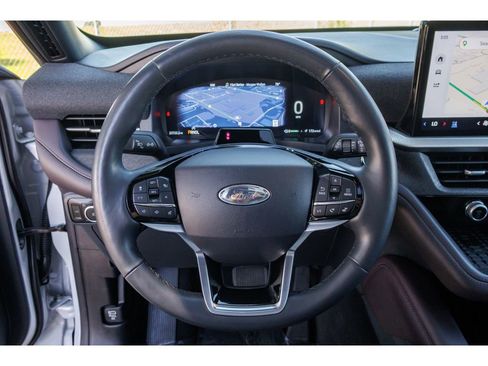 Used 2025 Ford Explorer Platinum w/ LUX Leather Package AWD/4WD image 22