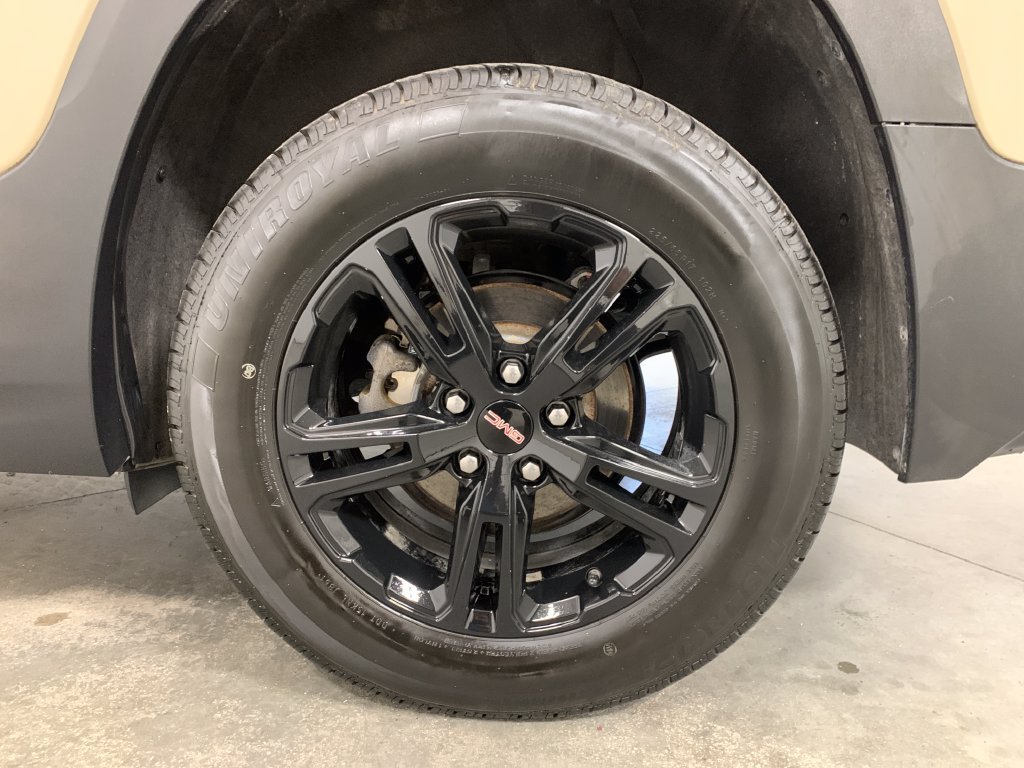 Used 2022 GMC Terrain AT4 w/ Infotainment Package II AWD/4WD image 27