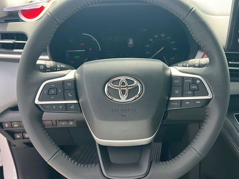 New 2026 Toyota Sienna XLE image 19