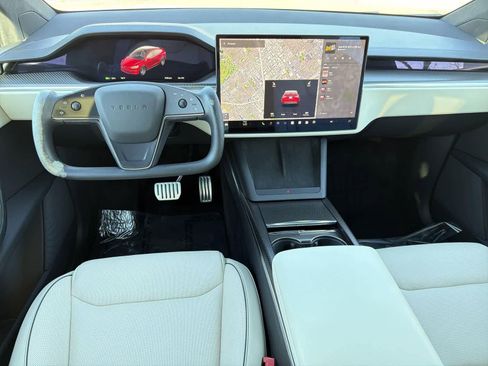 Used 2023 Tesla Model X Plaid image 10