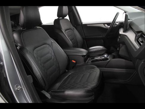 Certified 2023 Ford Escape Platinum w/ Premium Technology Package AWD/4WD image 18
