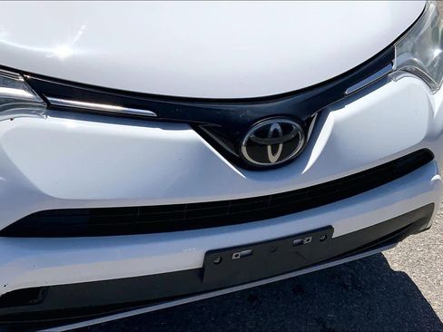 Used 2017 Toyota RAV4 XLE w/ All Weather Liner Package AWD/4WD image 28