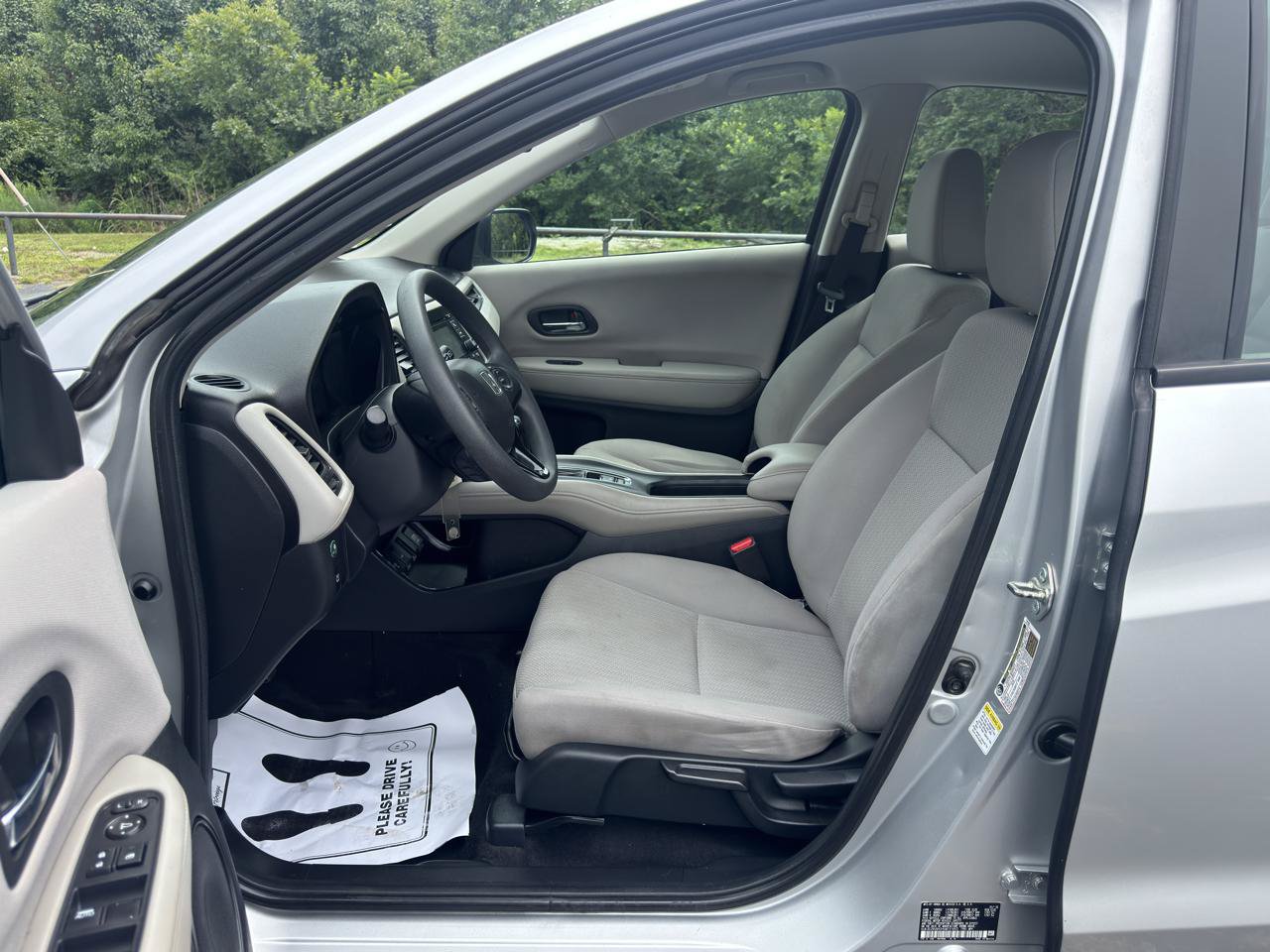 Used 2016 Honda HR-V LX image 10