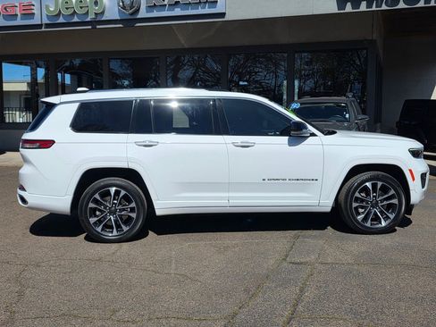 Used 2021 Jeep Grand Cherokee L Overland w/ Advanced Protech Group III image 8