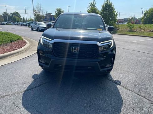 Used 2025 Honda Passport EX-L image 2