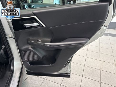 Used 2024 Mitsubishi Outlander SE FWD image 19