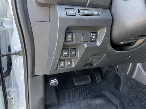 Used 2022 Nissan Frontier PRO-4X w/ Pro-4X Premium Package AWD/4WD image 21