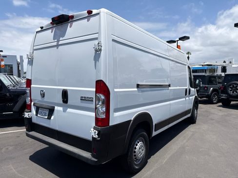 Used 2025 RAM ProMaster 2500 w/ Convenience Group FWD image 13