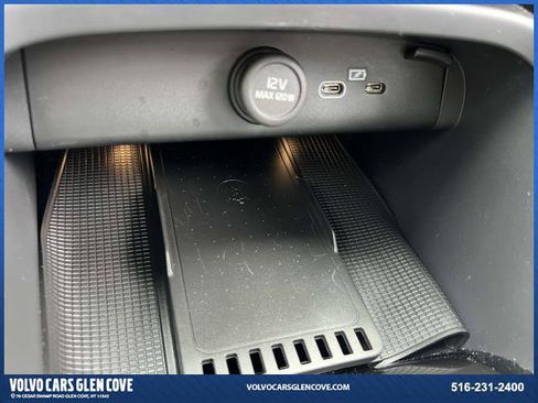 Certified 2024 Volvo XC40 B5 Plus w/ Protection Package Premier image 31
