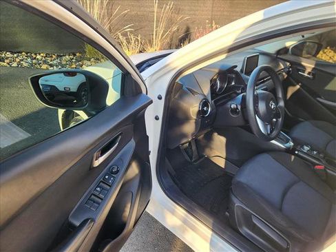 Used 2017 Toyota Yaris iA image 23