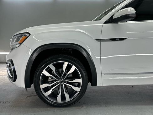 Used 2021 Volkswagen Atlas SEL R-Line FWD image 5
