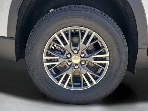 New 2026 Chevrolet Traverse LT image 8