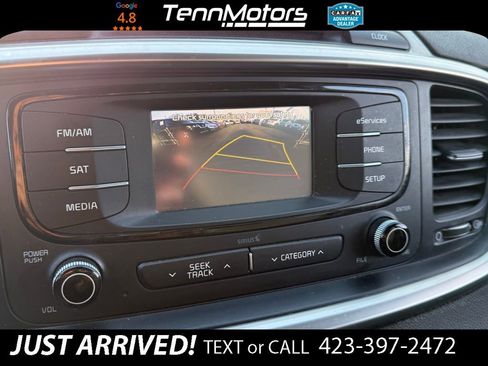 Used 2016 Kia Sorento EX image 19