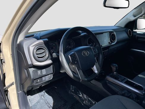 Used 2020 Toyota Tacoma SR5 w/ Technology Package image 9