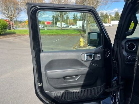 Used 2021 Jeep Wrangler Unlimited Sahara w/ Safety Group image 15