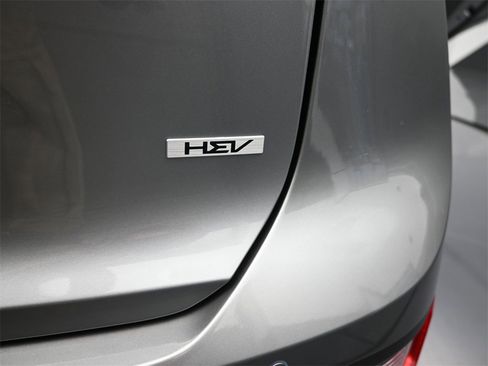 New 2025 Kia Niro EX image 11