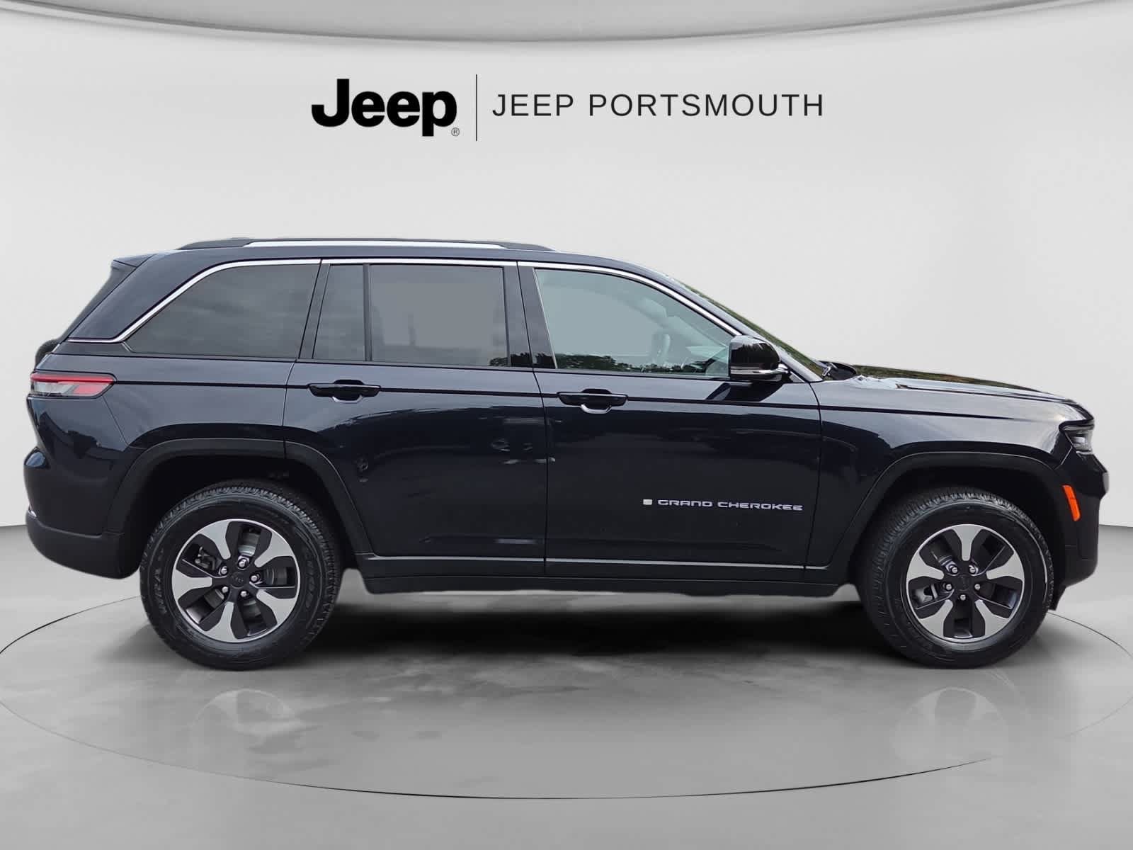 Used 2023 Jeep Grand Cherokee 4WD 4xe image 8