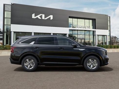 New 2026 Kia Sorento LX FWD image 8