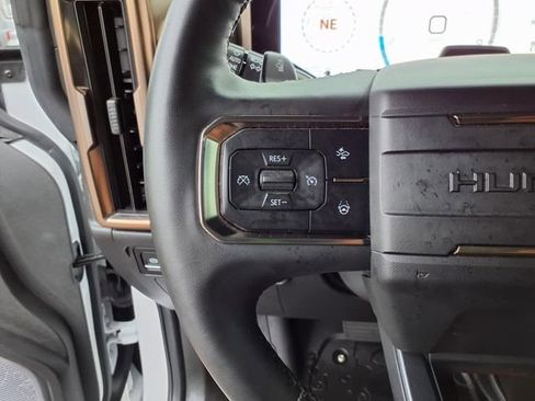 Used 2025 GMC Hummer EV 2X image 37