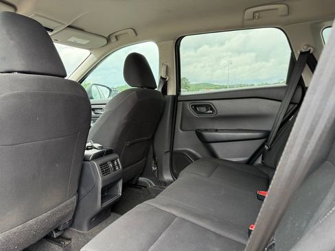 Used 2024 Nissan Rogue S AWD/4WD image 18