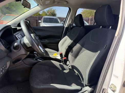 Used 2021 Nissan Kicks S FWD image 12