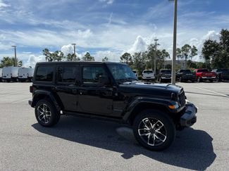 Used 2024 Jeep Wrangler Unlimited AWD/4WD video 1