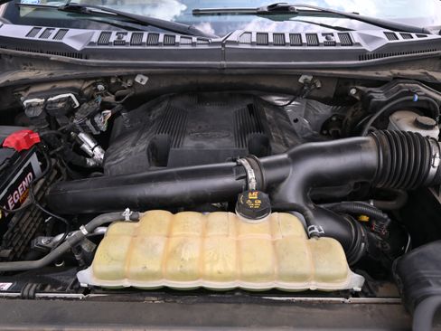 Used 2019 Ford F150 XLT w/ Equipment Group 302A Luxury AWD/4WD image 36