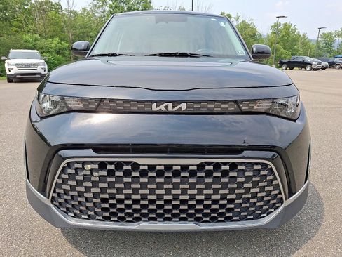 Used 2023 Kia Soul EX image 2