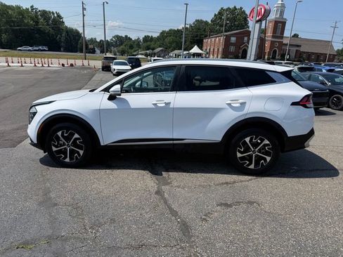 Certified 2025 Kia Sportage EX AWD/4WD image 5