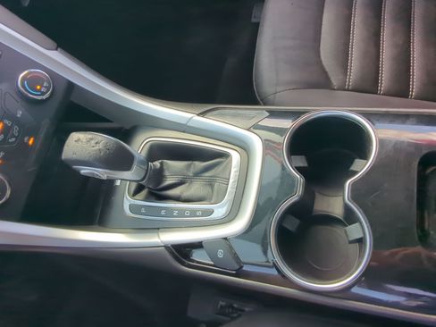 Used 2014 Ford Fusion SE FWD image 19