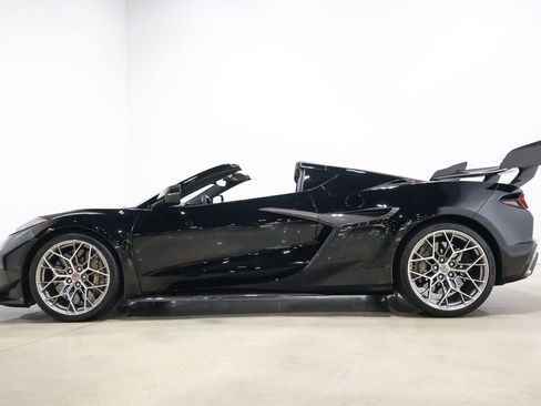 Used 2026 Chevrolet Corvette ZR1 w/ ZR1 Carbon Fiber Aero Package image 13