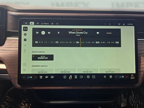 Used 2024 Rivian R1S Adventure AWD/4WD image 16